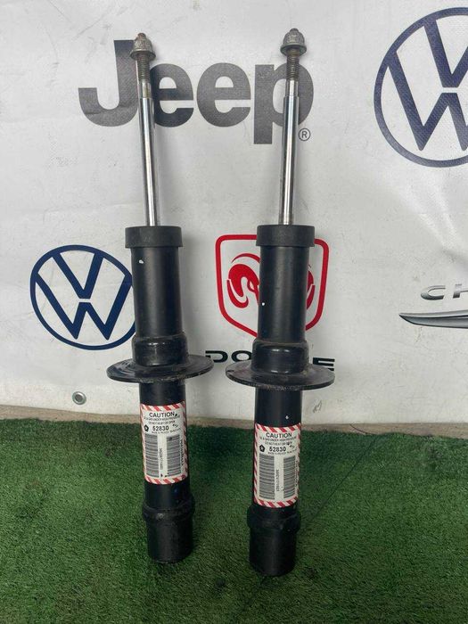 Амортизатор передній AWD (повний привід) Dodge Challenger 3.6 L