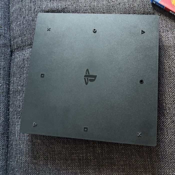 PS 4 PRO  1TB+ pad,gra