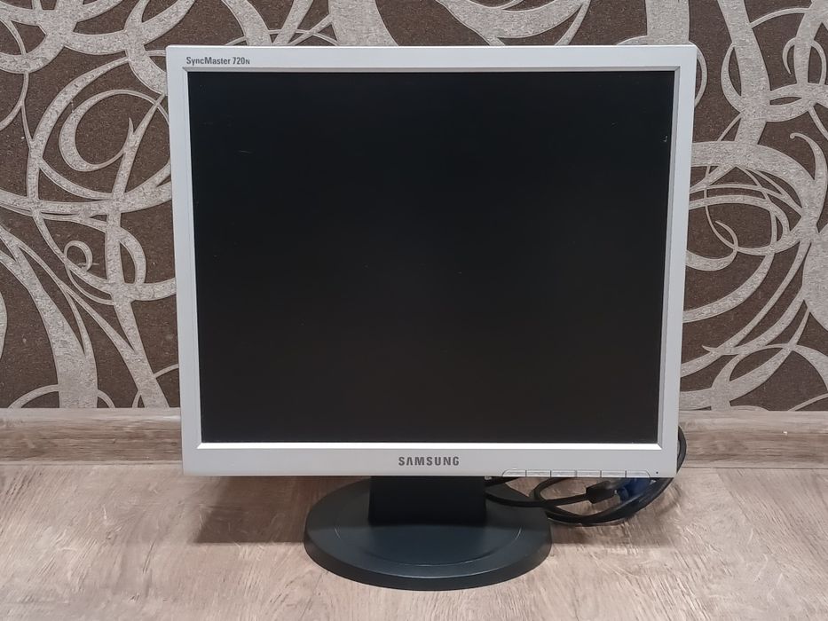 Монітор Samsung SyncMaster 720n 17" /  Монитор Самсунг