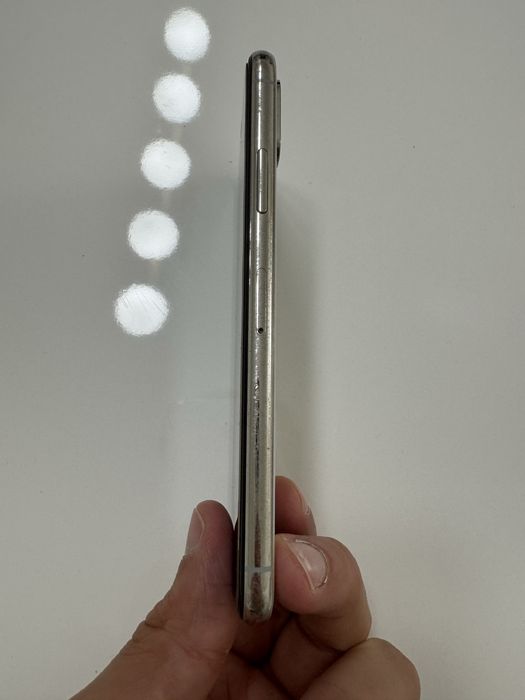 iPhone XS 64 GB, White Color, Unlocked64550160887937124