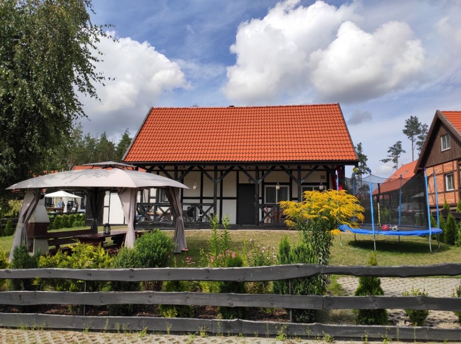 Domek na Kaszubach z kominkiem nad jeziorem dla 8os /Majówka, Wakacje