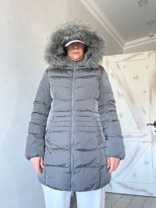 Пуховик Bomboogie Италия р М с капюшоном нат. пух. Цена снижена.