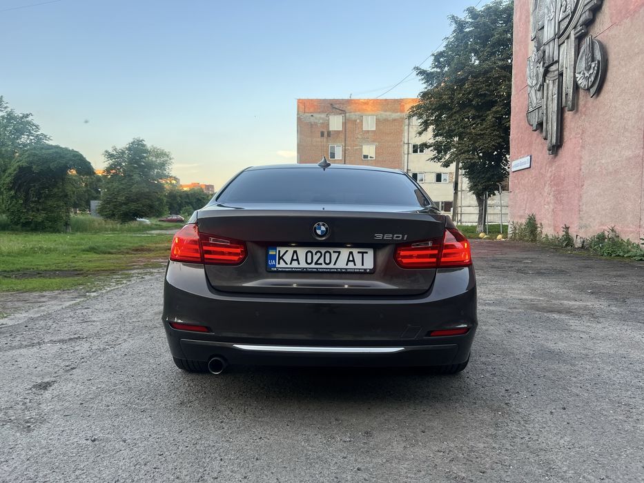 BMW F 30 Офіційний автомобіль