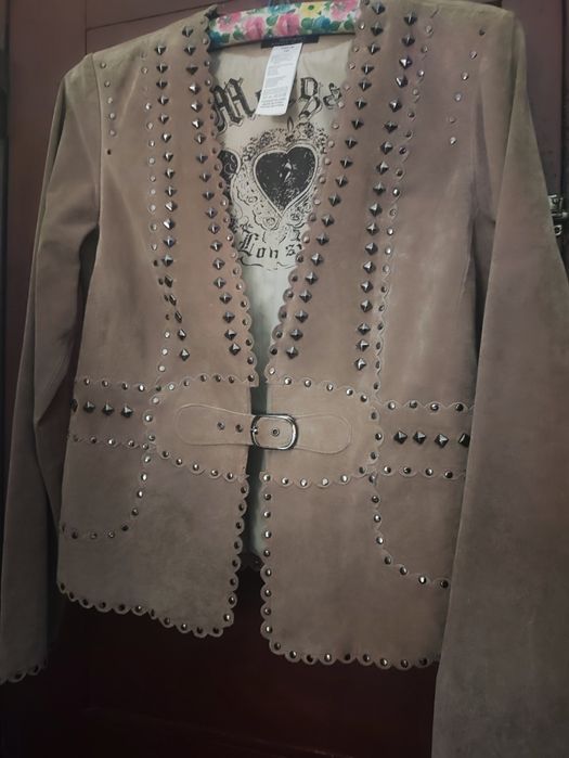 Lindo casaco em pele