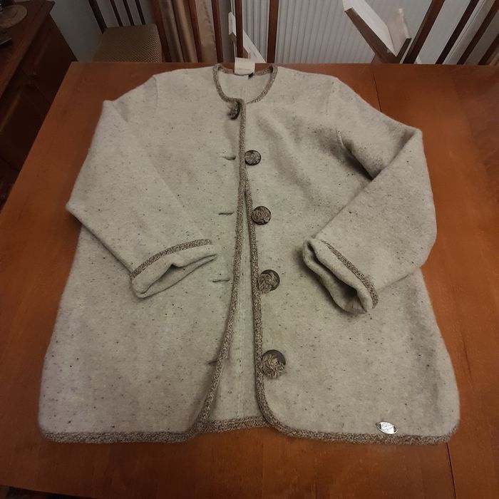 Sweter/ narzutka  100 % wełny