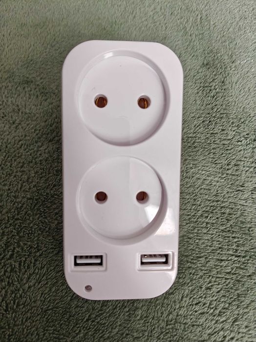 Gniazdko z 2 portami USB – praktyczne i nowoczesne