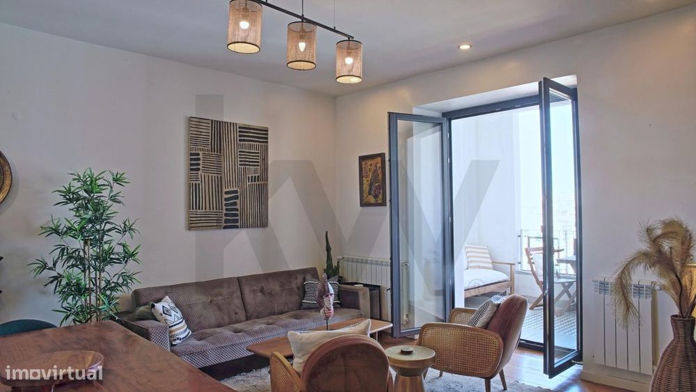 Apartamento T4 Totalmente Mobilado na Graça com Ginásio e Vistas Panor