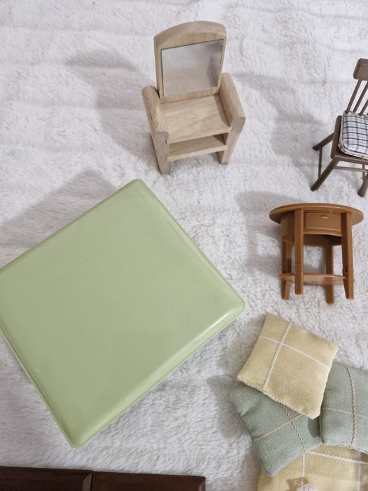 Lote peças miniatura mobilias