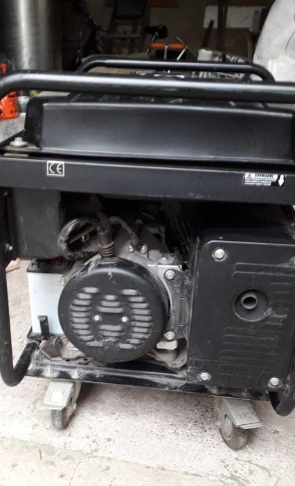 Бензиновий генератор HHY7000FE