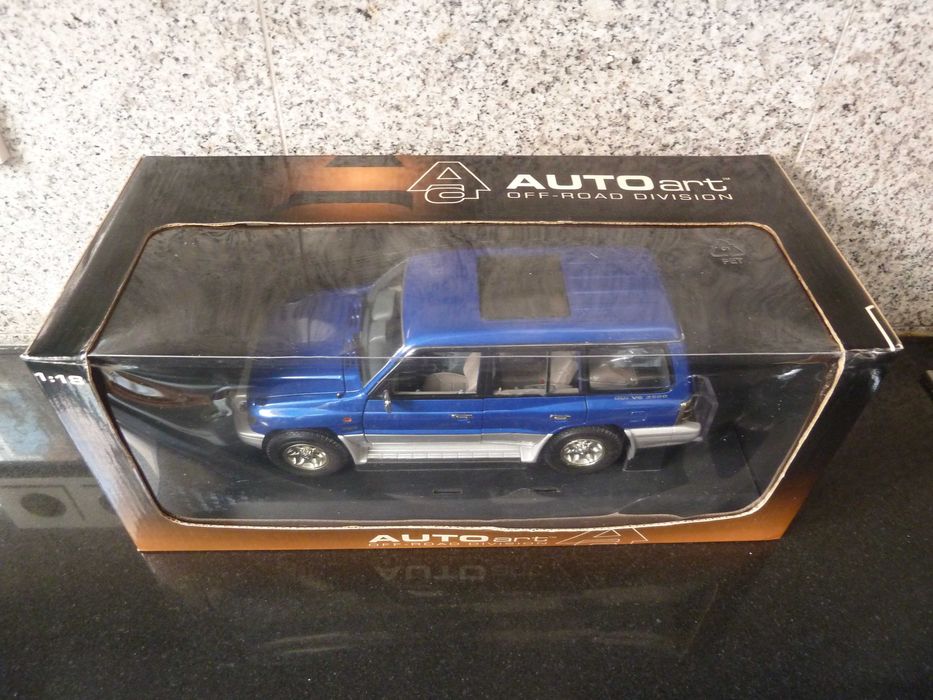1:18 AutoArt, Mitsubishi Pajero, 1998, Minichamps Parque das