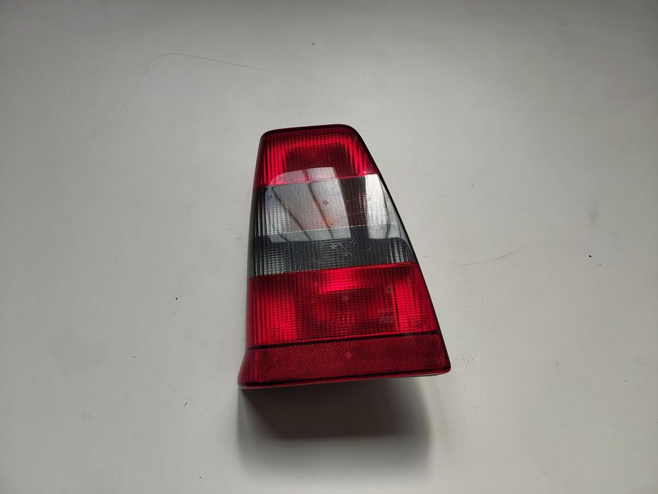 Lampa lewa tylna tył Polonez Atu