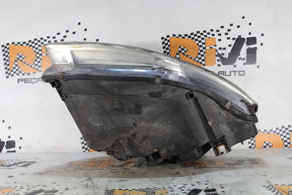 Ótica / farol esquerda AUDI A4 (8EC, B7)
