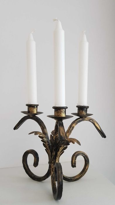 Świecznik metaloplastyka