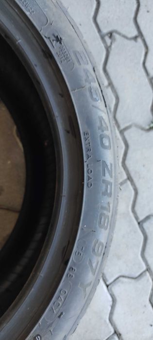Pneu 245/40 ZR18