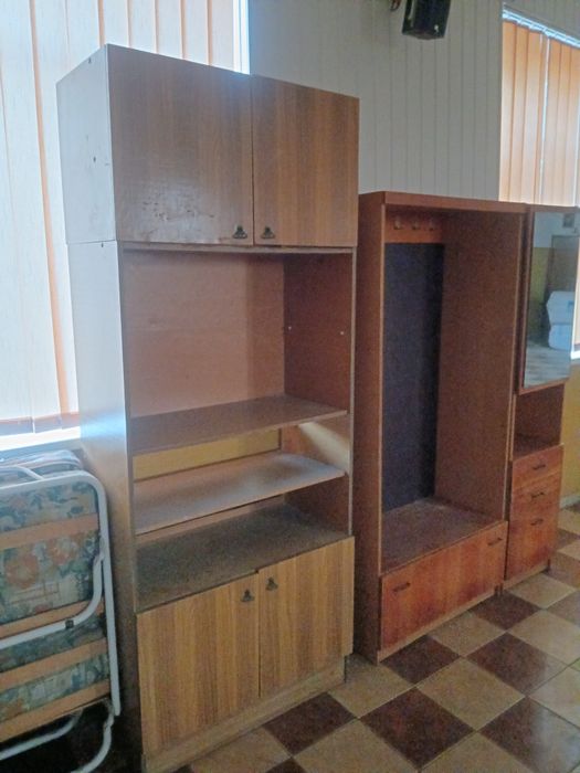 Шкаф для одягу..