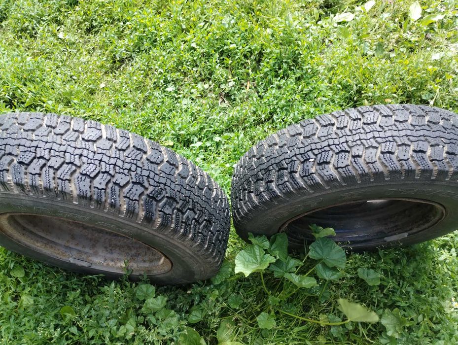 Резина скати покришки автошини на дисках мерседес-123 R14