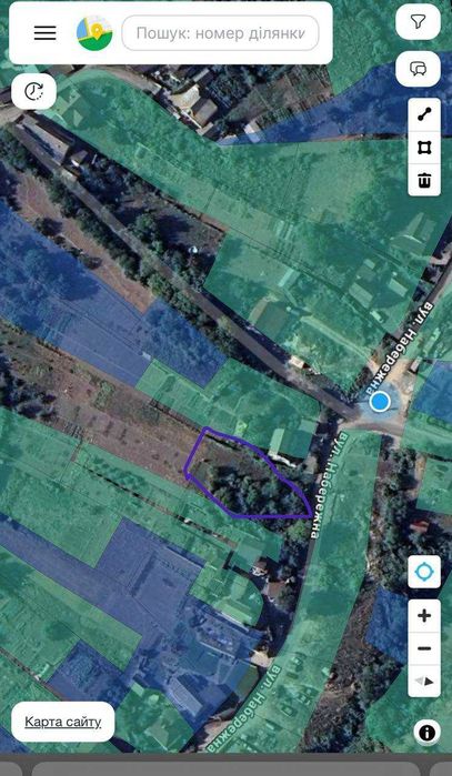 Хотів,в ул Набережна 10 сот під забудову.