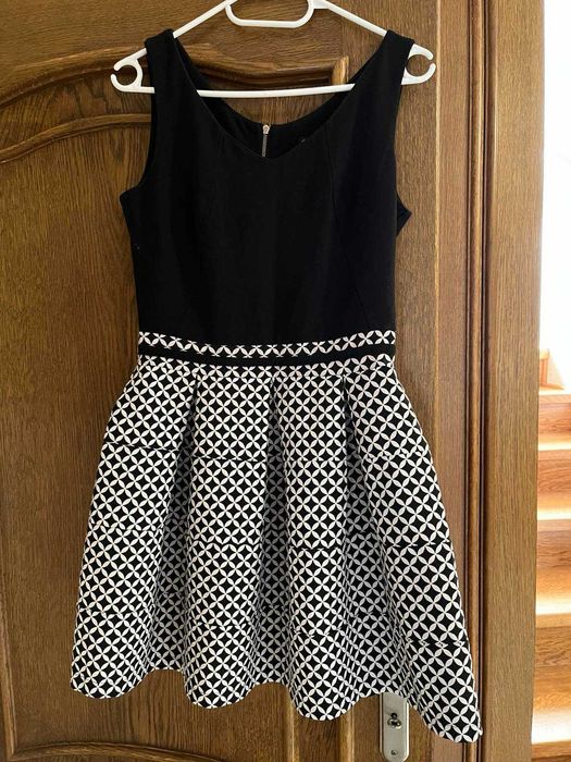 Sukienki, rozmiar M - 5 sztuk