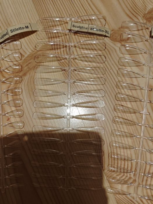 Tipsy i formy żelowe