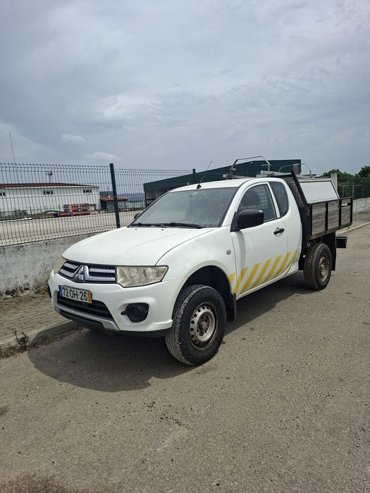 Mitsubishi L200 4x4 de 3lugares ano 2014