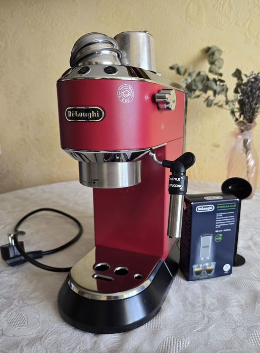 Кавоварка De'Longhi EC685.R (б/в)