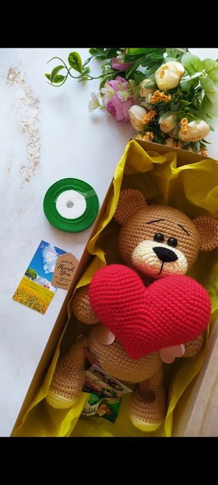 Мишка с сердцем, вязаные игрушки, ведмедик,подарок,в'язані іграшки