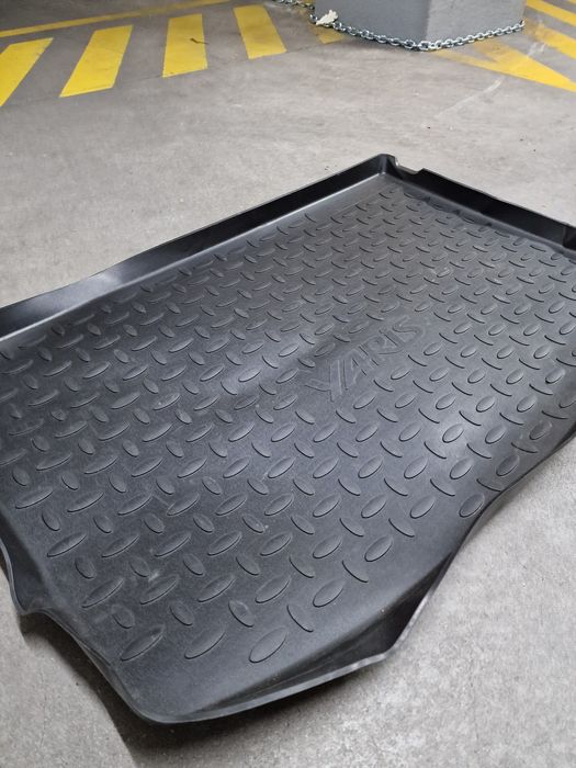 Tapete de borracha Toyota Yaris 2019