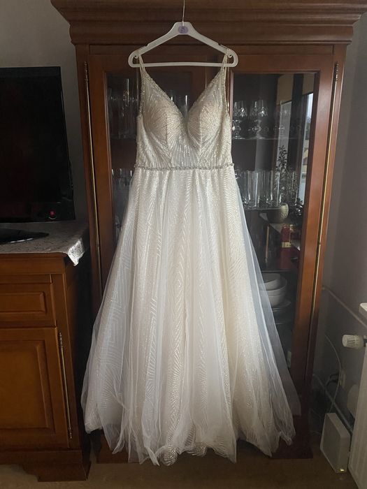 Suknia ślubna z koralikami cekinami tiul M/38