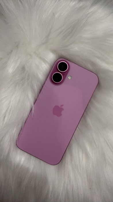 Różowy iPhone 16 128 gb