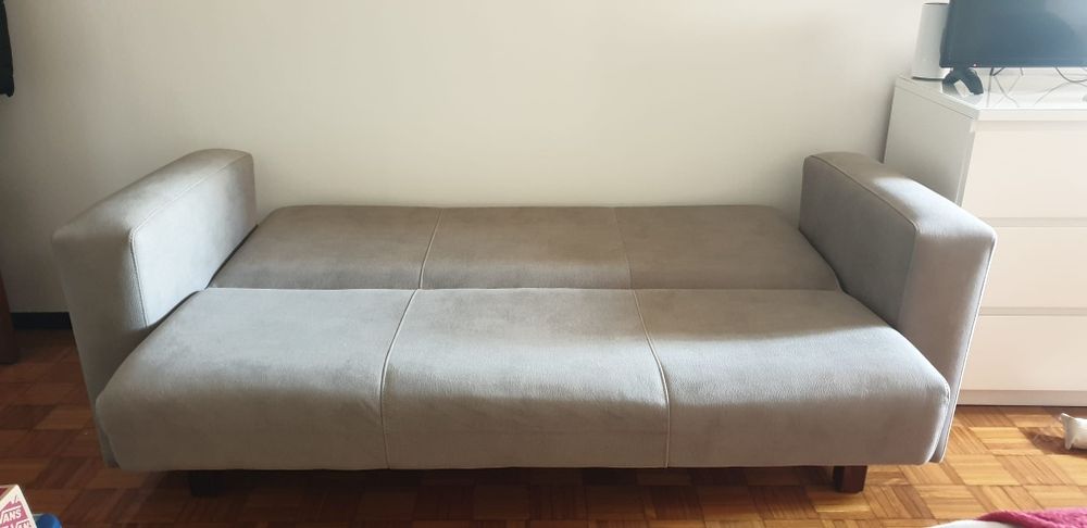 Sofá (cama) três lugares