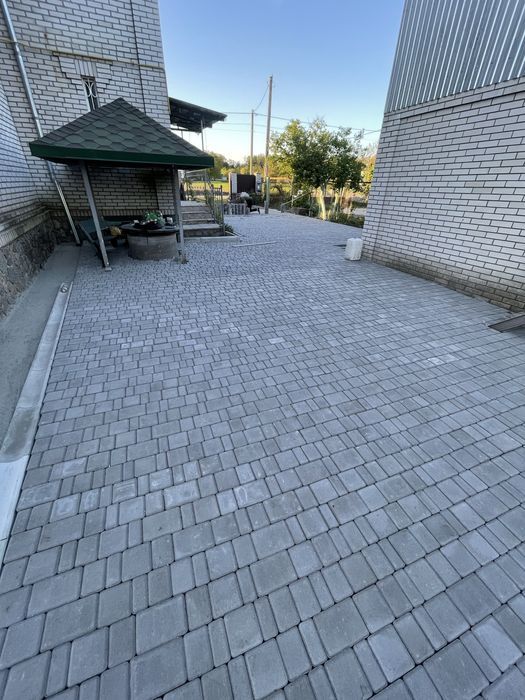 Укладка тротуарної плитки