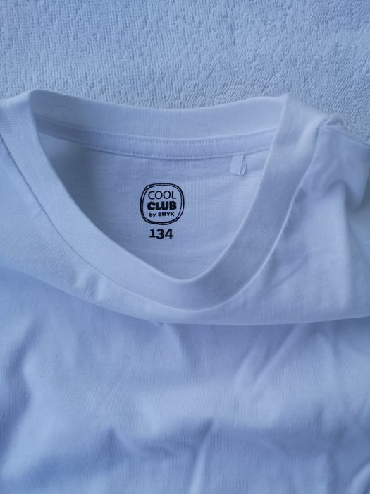 Białe koszulki z krótkim rękawem dwupak cool club smyk 134