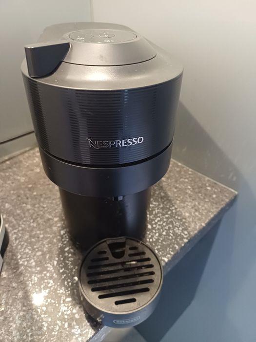 Máquina de cafe DELONGHI Vertuo Pop em preto