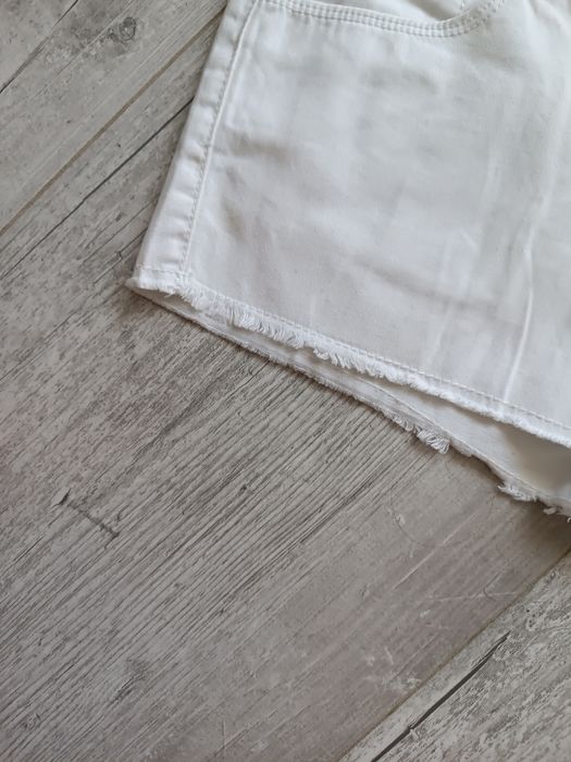 Shorty damskie Stradivarius