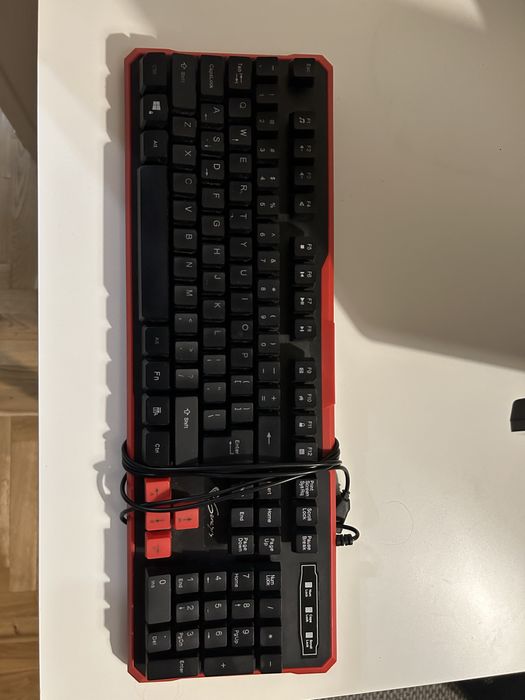 Klawiatura komputerowa Genesis czerwona czarna