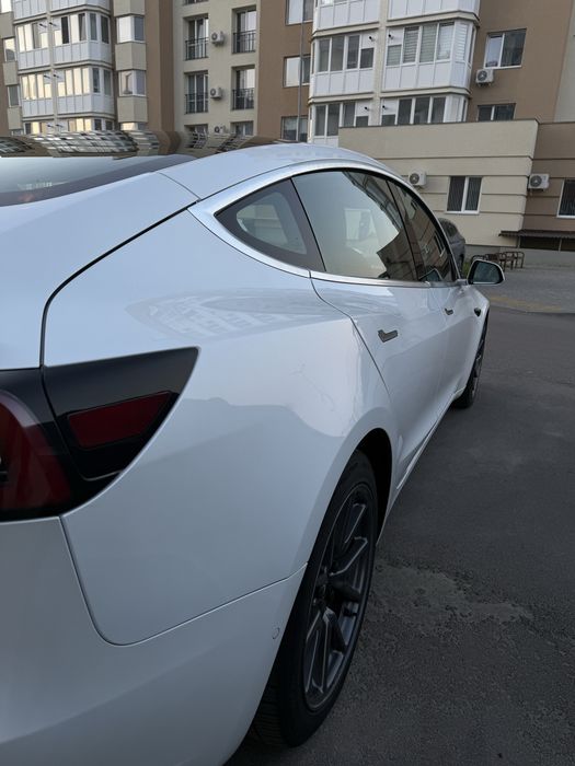 Продам Tesla Model 3
