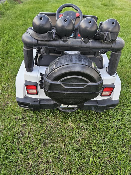 Samochod na akumulator dla dzieci