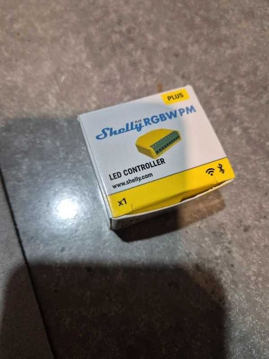 inteligentny kontroler oświetlenia LED Shelly Plus RGBW PM