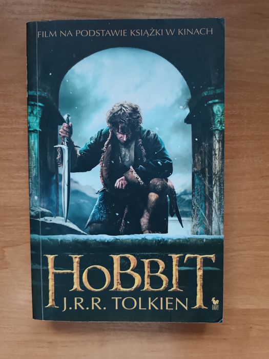 Hobbit - J.R.R. Tolkien