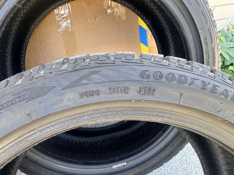 Зимова гума Goodyear UltraGrip Ice 2 245/40 R19 98T 2022 року 7мм