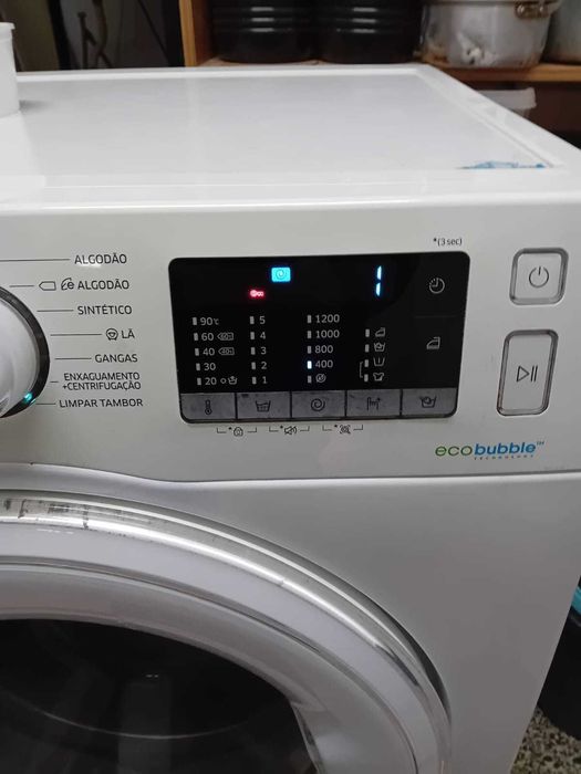 Máquina de lavar roupa Samsung