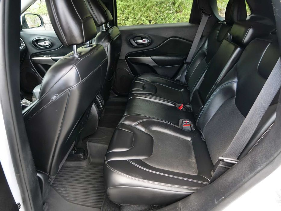 Jeep Cherokee Latitude Plus 4x4      2021
