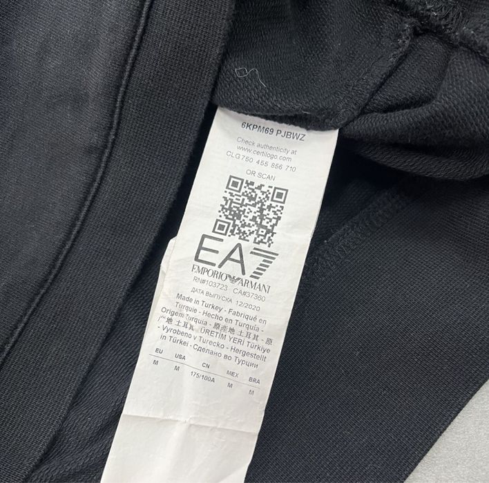 Чорна худі Emporio Armani EA7 розмір M-L