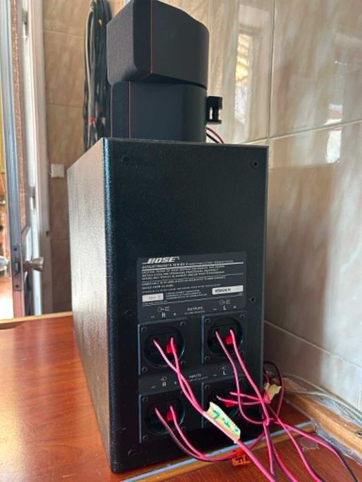 BOSE colunas excelentes e potentes para casa escritório e bares impecáveis