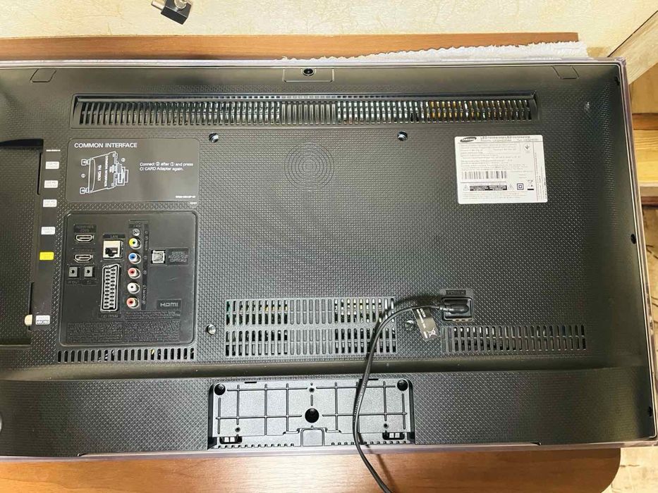 Телевизор Samsung LED UE32H5303
