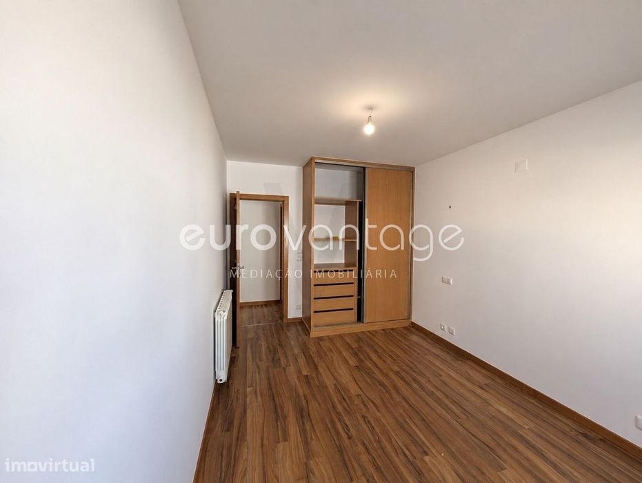Apartamento T2+1 com 2 Garagens & Sótão | Casal dos Matos, Pousos,...