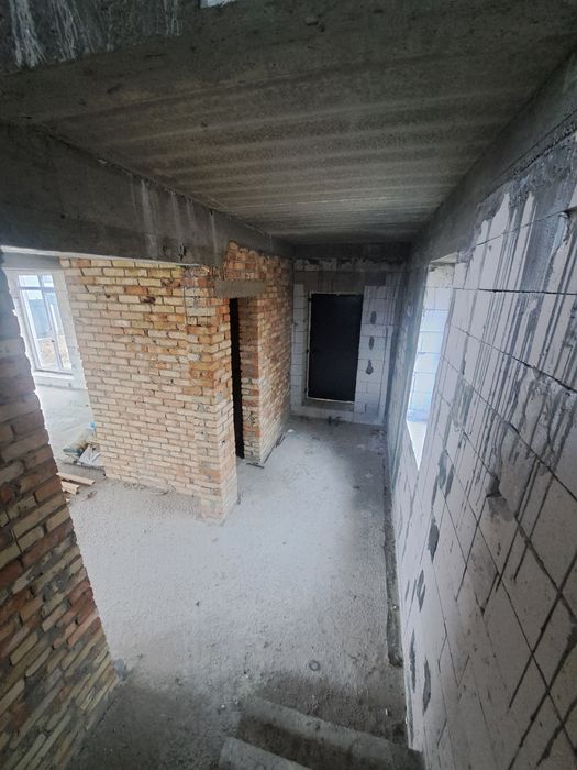 Чудовий будинок в передмісті Києва