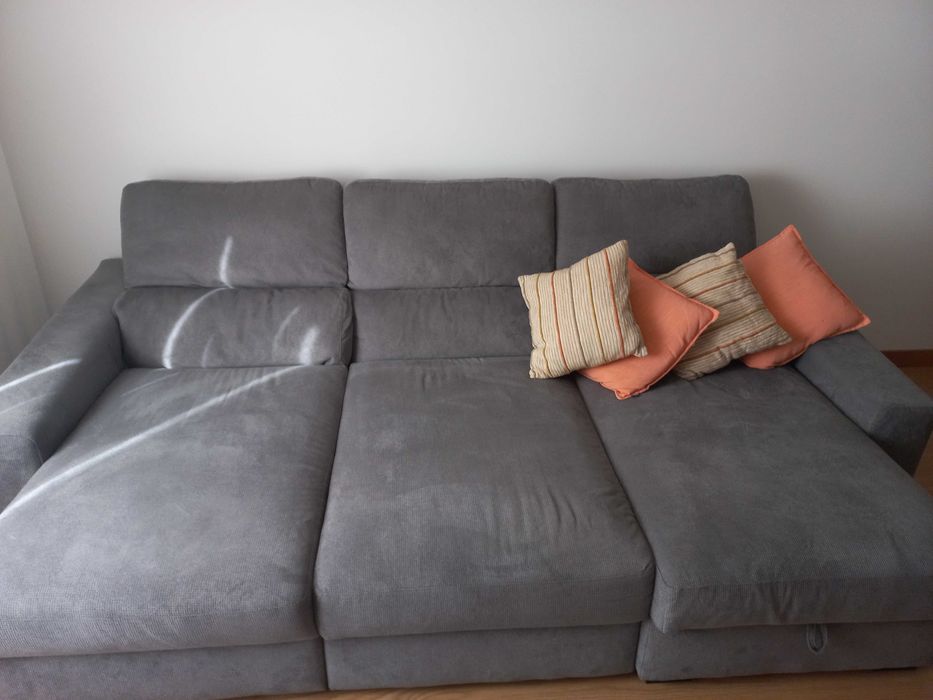 Sofá  3 lugares Gato preto