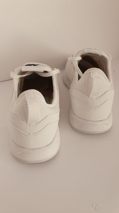 Buty nowe damskie sportowe New Balance białe w rozmiarze 37.5