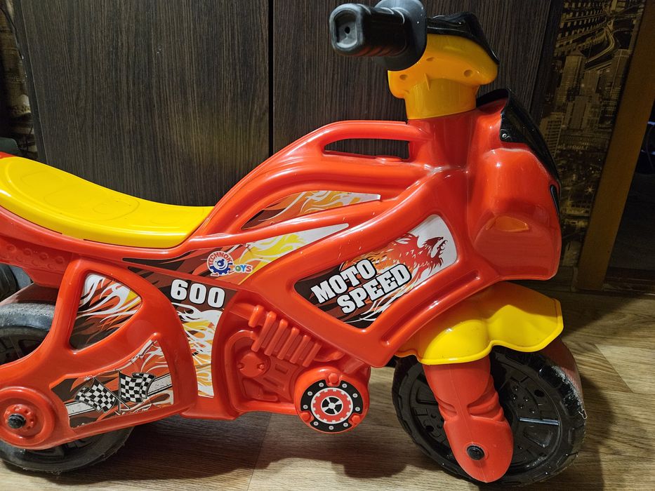 Дитячий толокар /мотоцикол